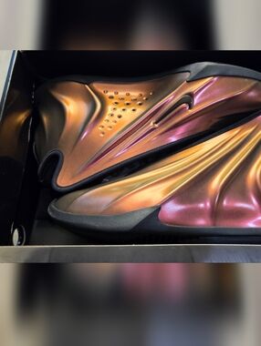 Nike: GT FUTURE in METALIC RED/BRONZE